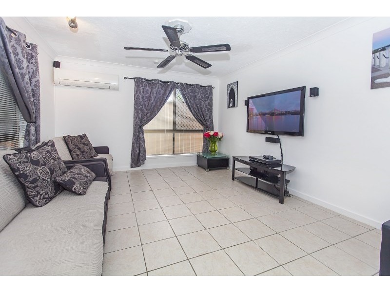 8 Wilson Drive, Camira QLD 4300