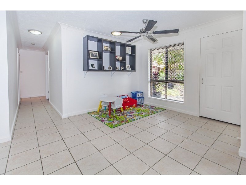 8 Wilson Drive, Camira QLD 4300