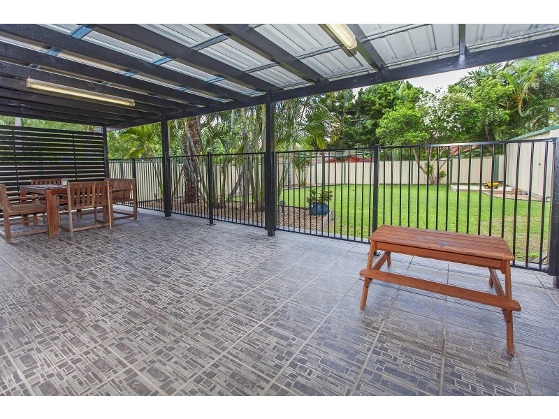 8 Wilson Drive, Camira QLD 4300