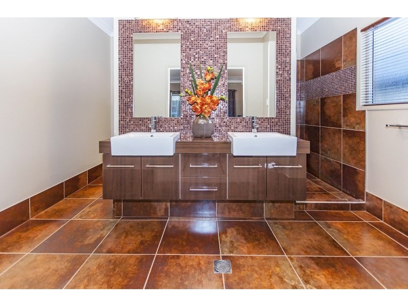 30 Riverine Drive, Springfield Lakes QLD 4300