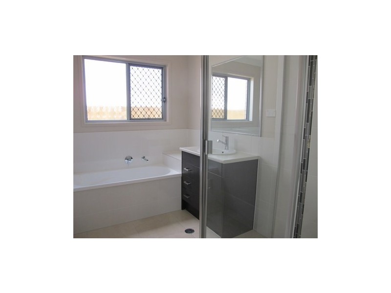 23 Horizon Drive, Springfield Lakes QLD 4300