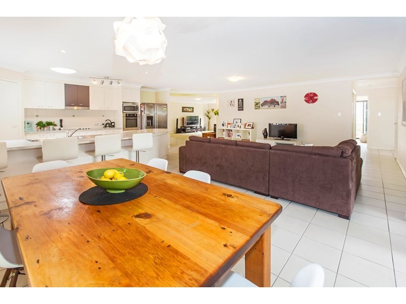 4 Grand South Circuit, Springfield Lakes QLD 4300