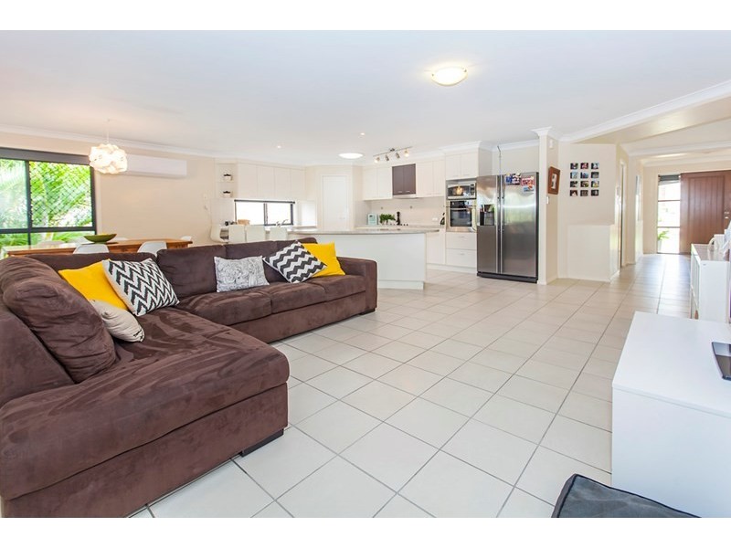 4 Grand South Circuit, Springfield Lakes QLD 4300