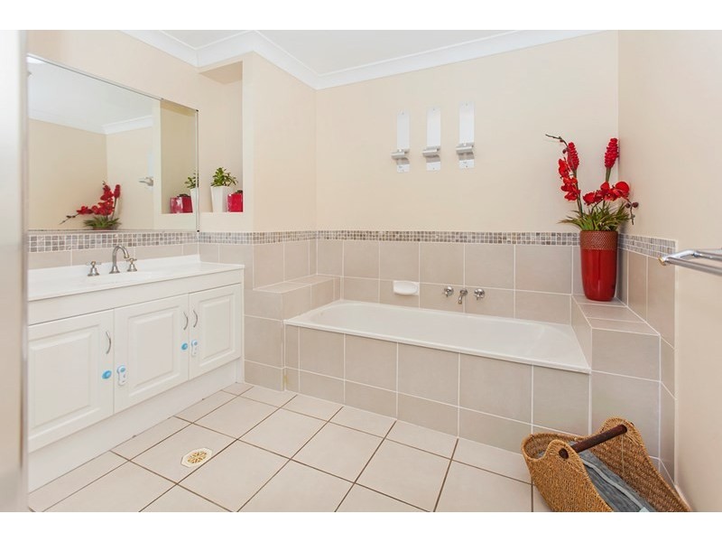 4 Grand South Circuit, Springfield Lakes QLD 4300