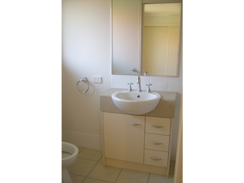 95 Anna Drive, Raceview QLD 4305