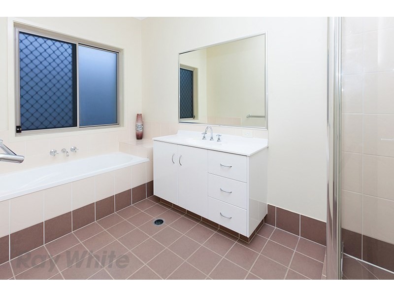 10 Inlet Lane, Springfield Lakes QLD 4300