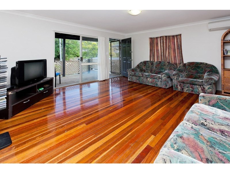 27 iris Street, Gailes QLD 4300