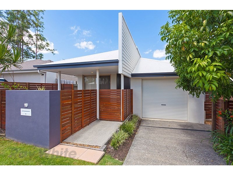 19 Barrington Street, Springfield Lakes QLD 4300