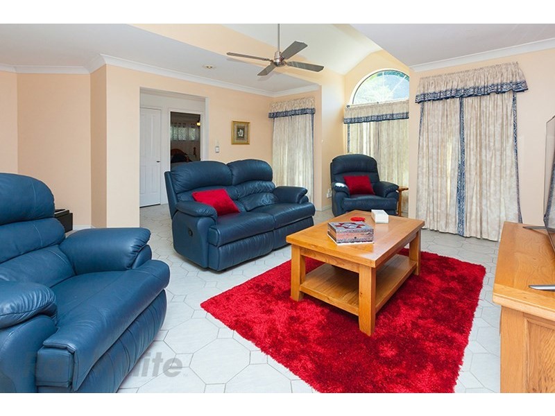 24 Cassatt Place, Forest Lake QLD 4078