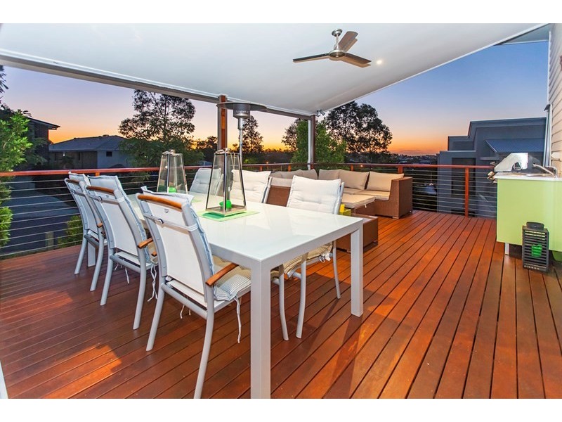 8 Waratah Crescent, Springfield Lakes QLD 4300