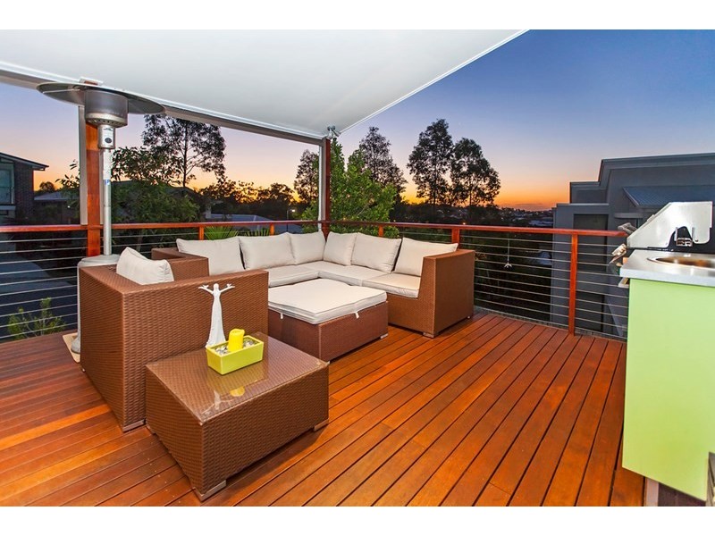 8 Waratah Crescent, Springfield Lakes QLD 4300