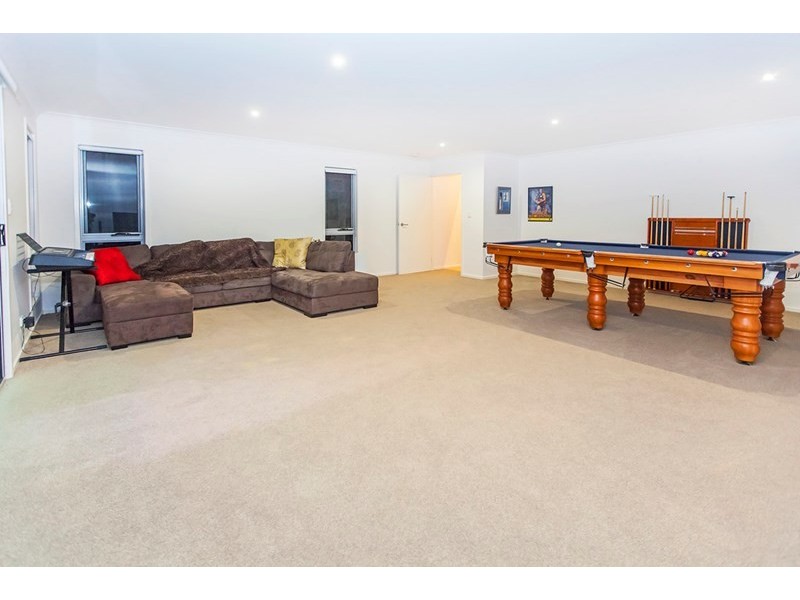 8 Waratah Crescent, Springfield Lakes QLD 4300