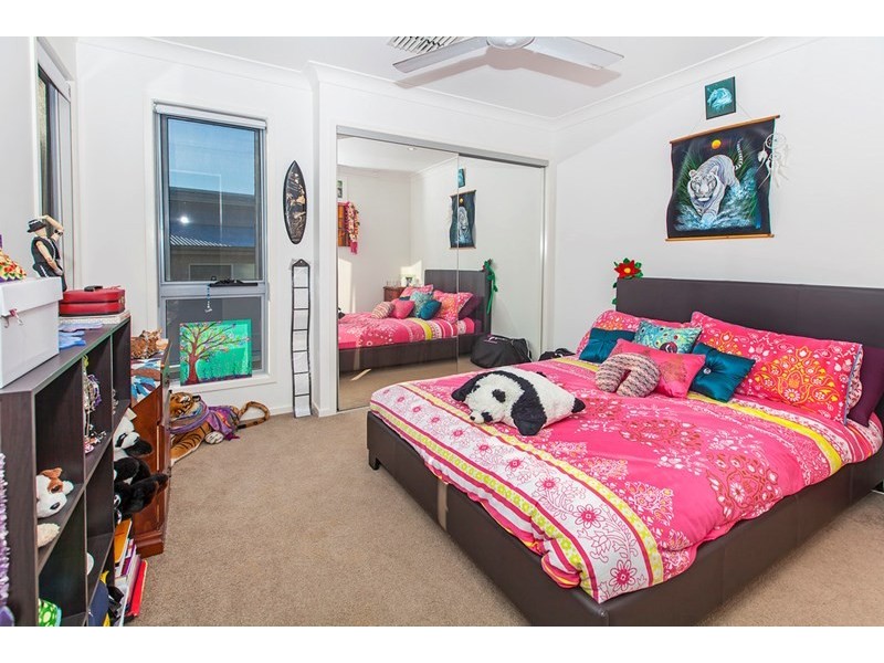 8 Waratah Crescent, Springfield Lakes QLD 4300