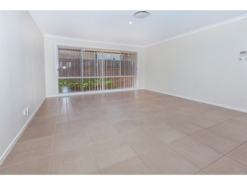 18 Parkview Drive, Springfield Lakes QLD 4300