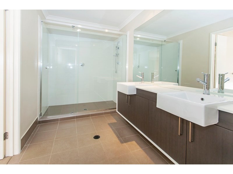 18 Parkview Drive, Springfield Lakes QLD 4300