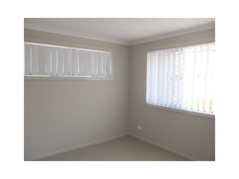 1/4 Lamington Drive, Redbank Plains QLD 4301