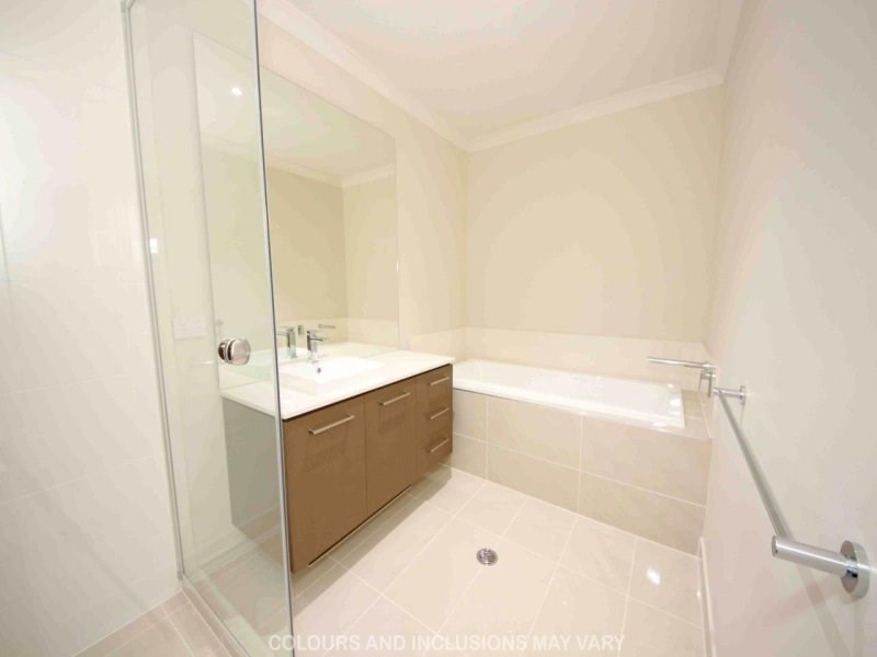 3 Bala Court, Springfield Lakes QLD 4300