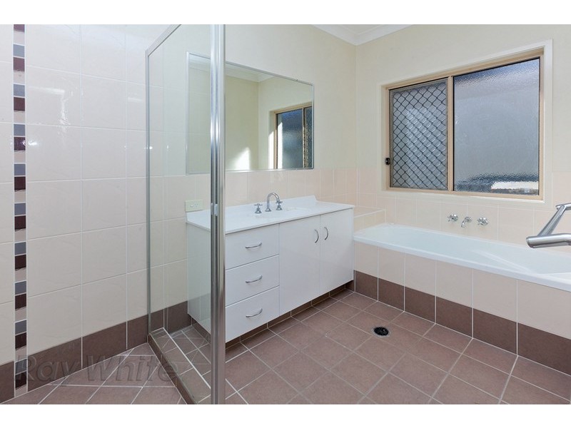 254 Lakeside Avenue, Springfield Lakes QLD 4300