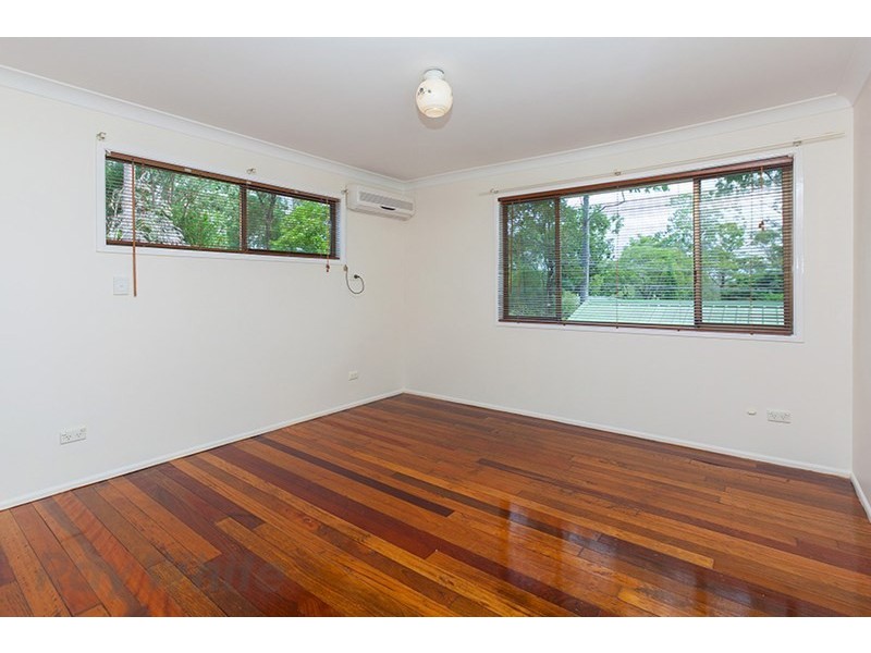 250 Old Logan Road, Camira QLD 4300