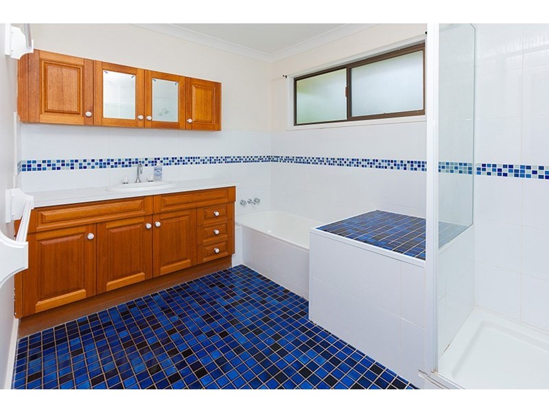 250 Old Logan Road, Camira QLD 4300
