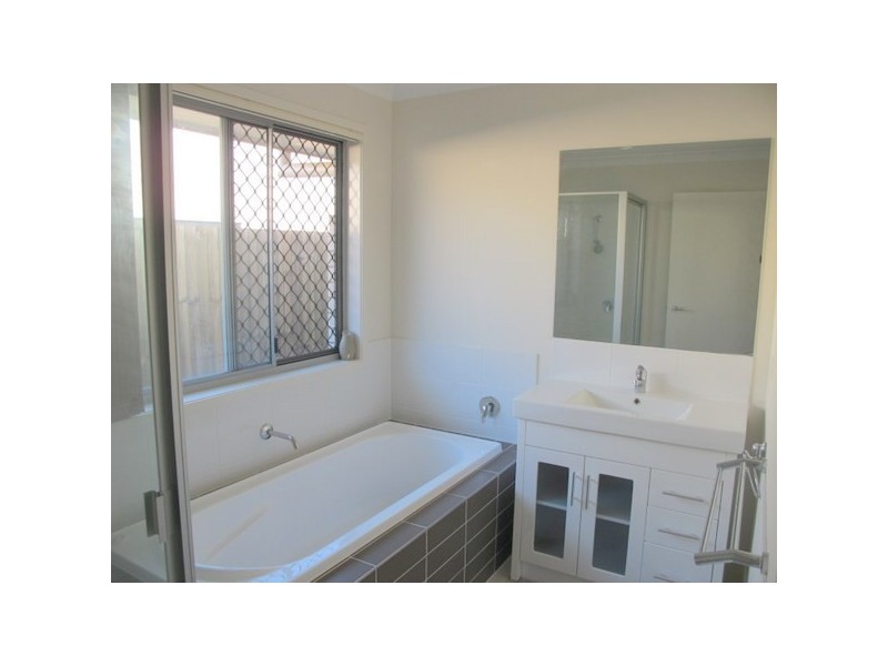 20 Isidore Street, Augustine Heights QLD 4300