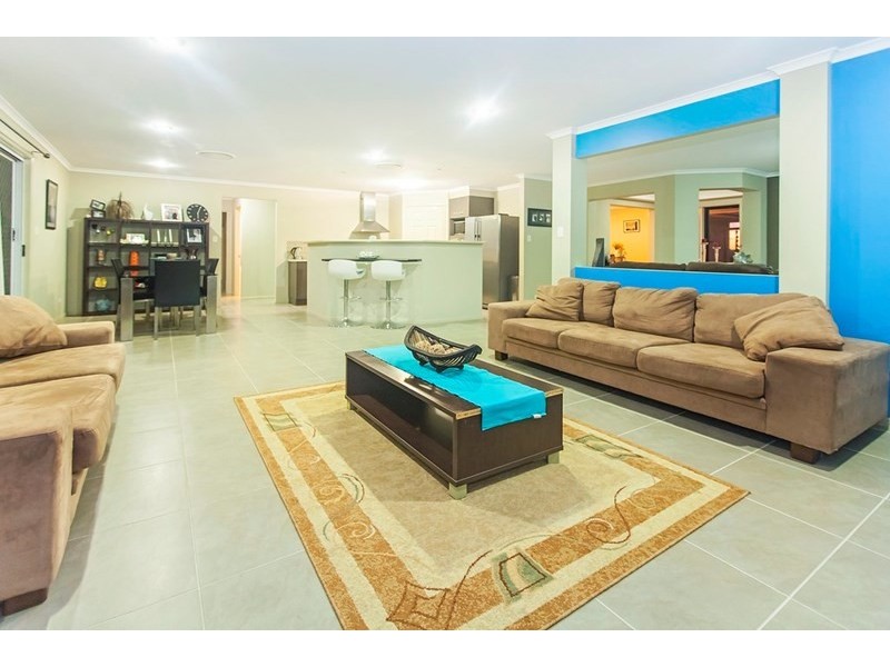 10 Brentwood Court, Fernvale QLD 4306