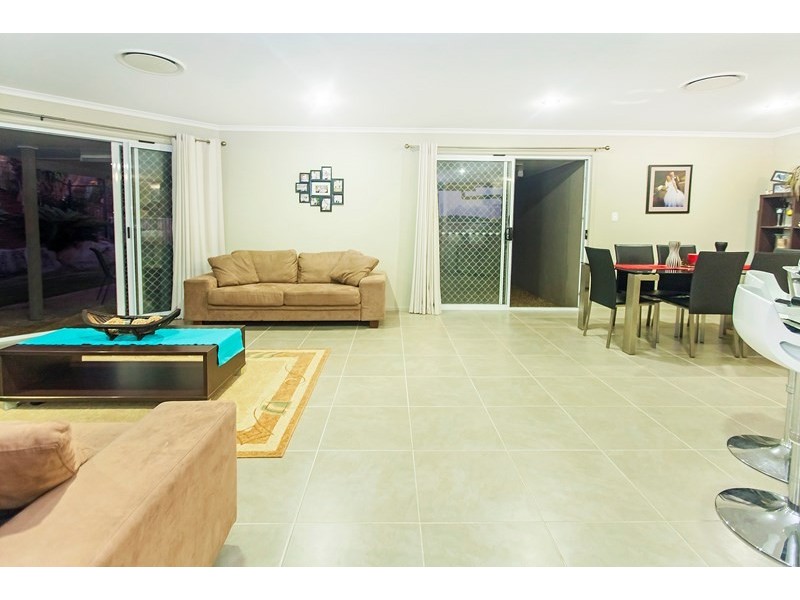 10 Brentwood Court, Fernvale QLD 4306