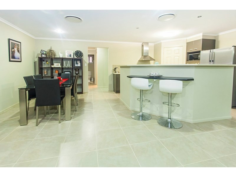 10 Brentwood Court, Fernvale QLD 4306