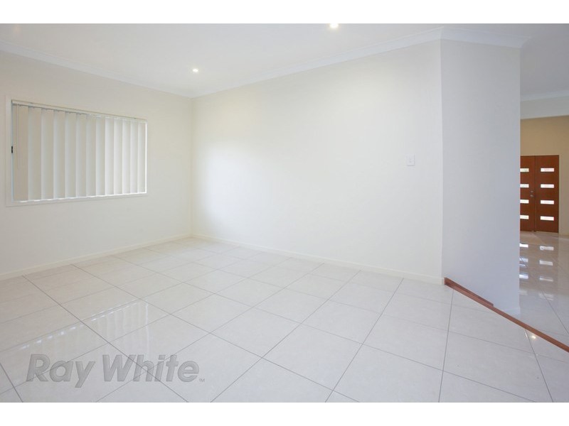 4 Mountain Bell Lane, Springfield Lakes QLD 4300
