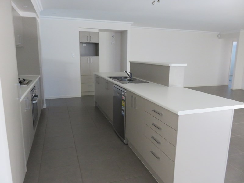 10 Bluebell Place, Brookwater QLD 4300