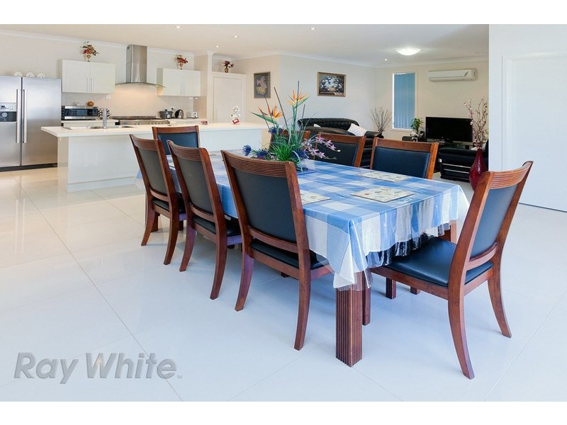 5 Yellowstone Way, Springfield Lakes QLD 4300