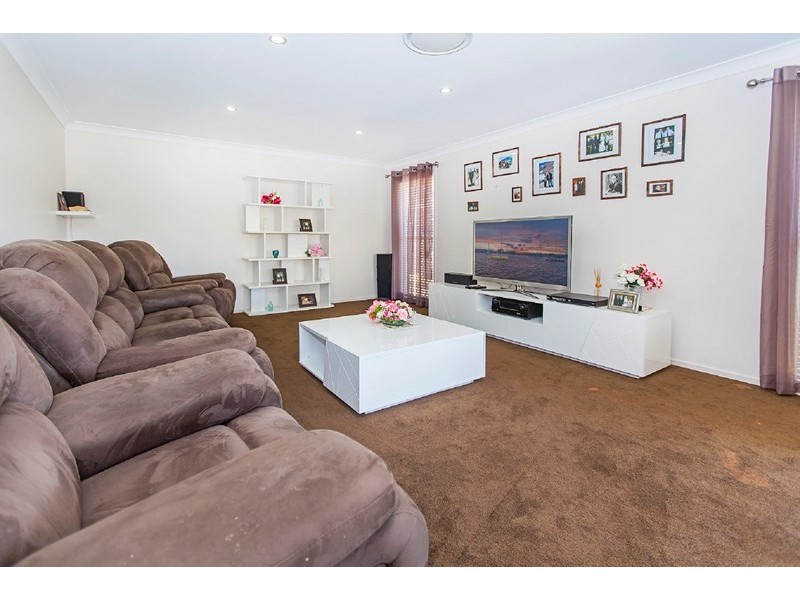 52 Trinity Crescent, Augustine Heights QLD 4300