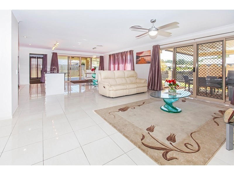52 Trinity Crescent, Augustine Heights QLD 4300