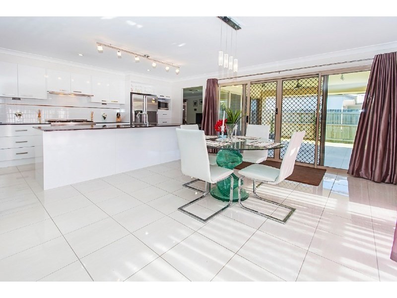 52 Trinity Crescent, Augustine Heights QLD 4300