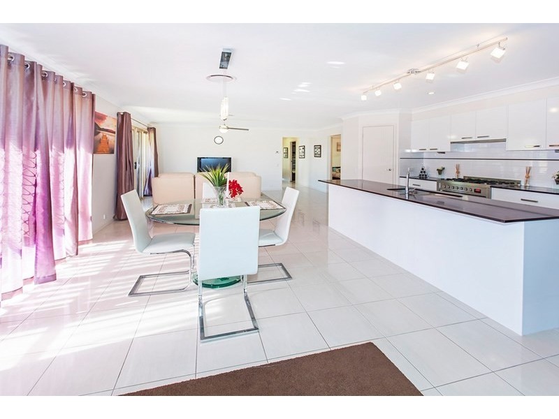 52 Trinity Crescent, Augustine Heights QLD 4300