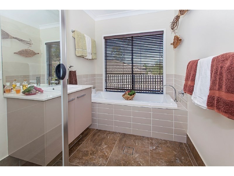 3 Lucy Court, Augustine Heights QLD 4300