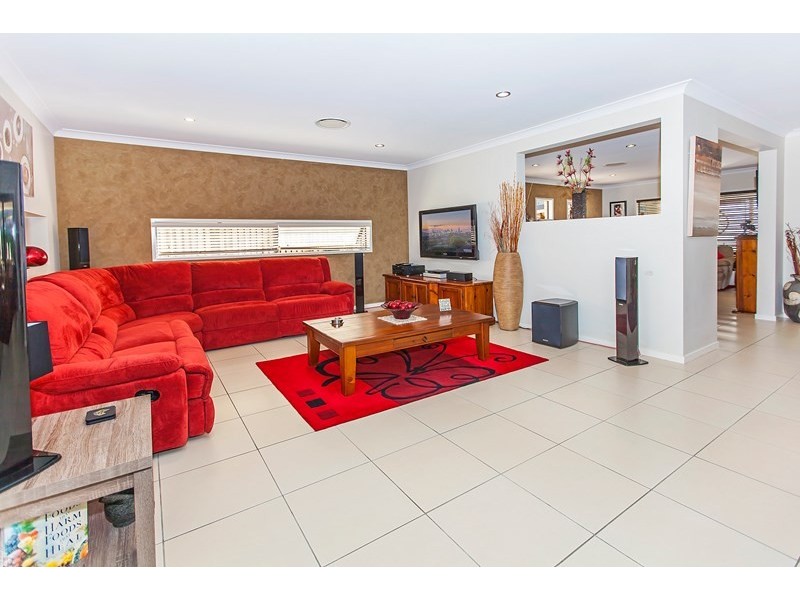 3 Lucy Court, Augustine Heights QLD 4300