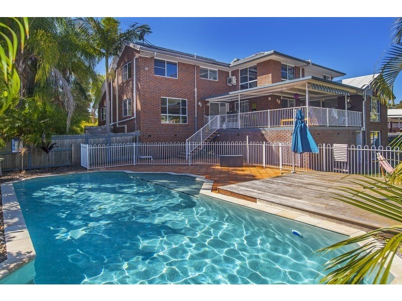 6 Nerrina Court, Karana Downs QLD 4306