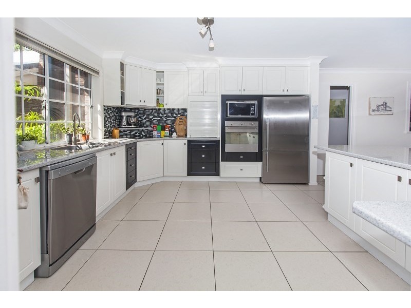 6 Nerrina Court, Karana Downs QLD 4306