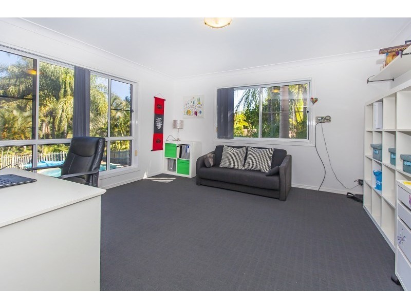 6 Nerrina Court, Karana Downs QLD 4306