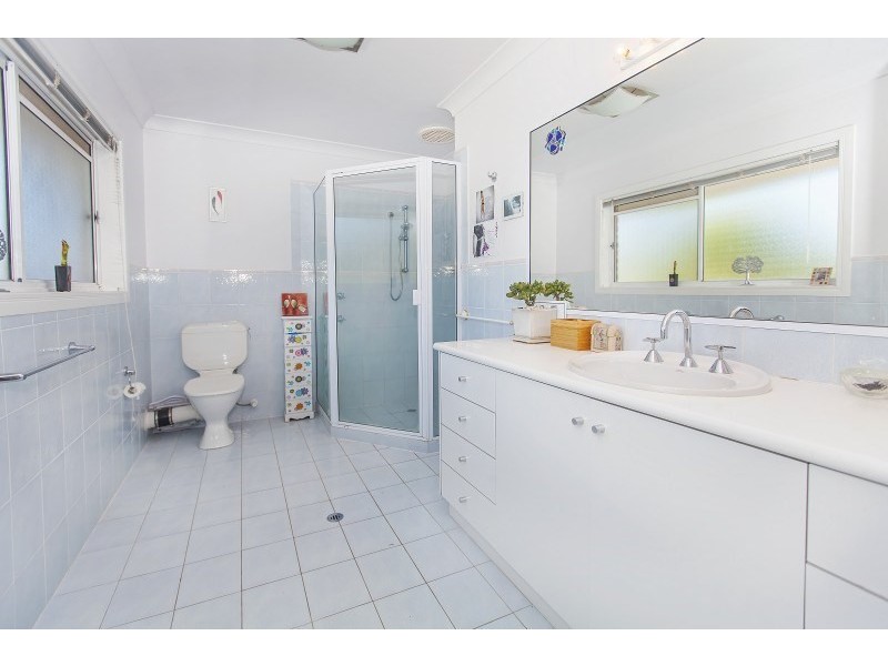 6 Nerrina Court, Karana Downs QLD 4306