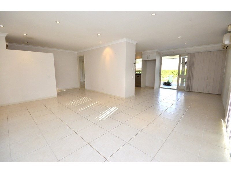 20 Glen Frew Street, Kenmore QLD 4069