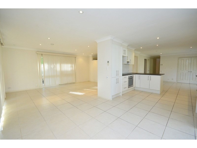 20 Glen Frew Street, Kenmore QLD 4069