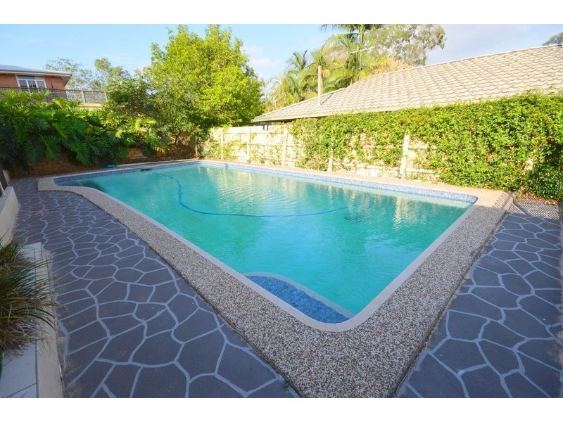 20 Glen Frew Street, Kenmore QLD 4069