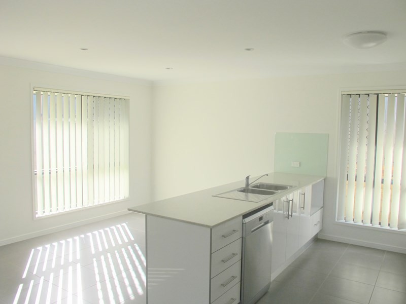 2 Cornelius Drive, Augustine Heights QLD 4300