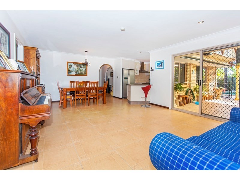 12 Woodbine Avenue, Camira QLD 4300
