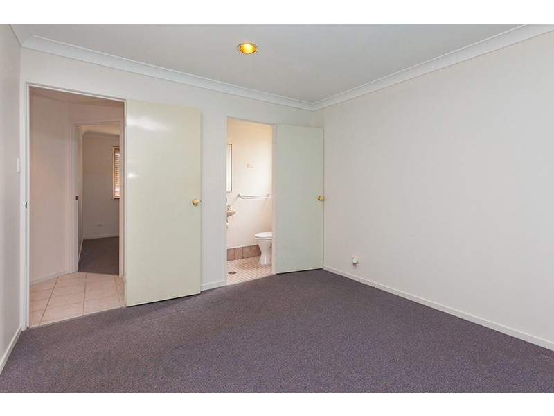 2 Luke Street, Camira QLD 4300