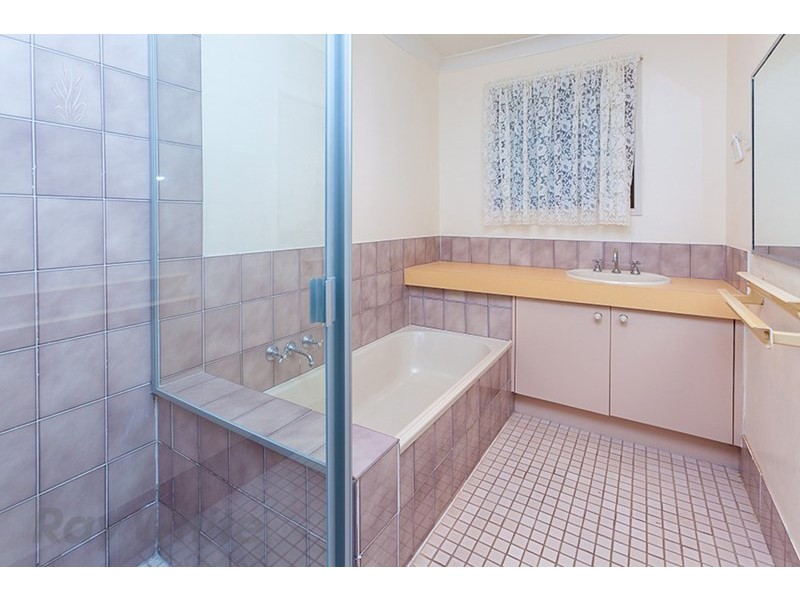 2 Luke Street, Camira QLD 4300