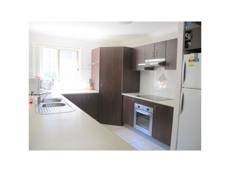 11 Parkside Drive, Springfield QLD 4300