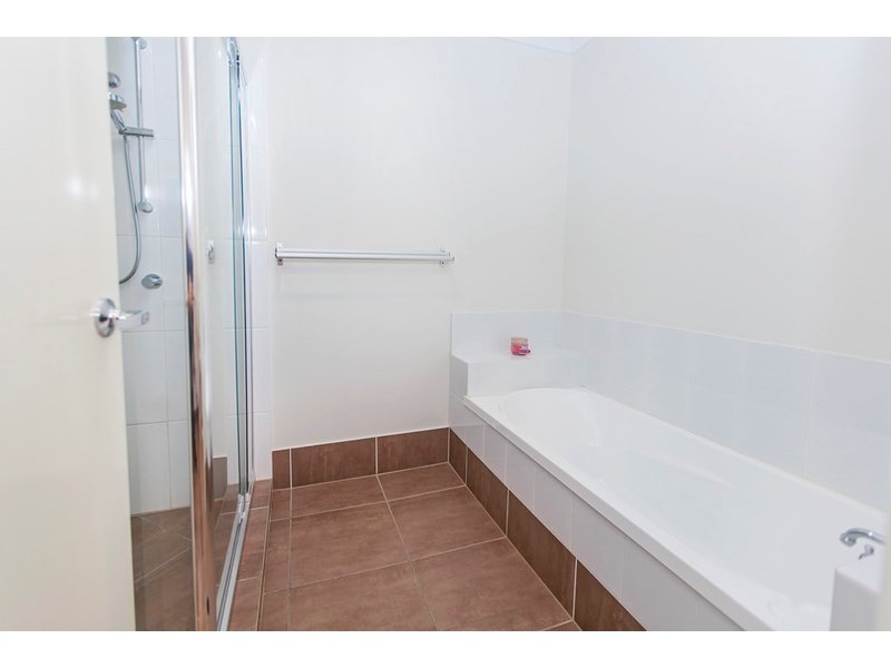 12 Kinglake Avenue, Springfield Lakes QLD 4300